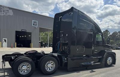 Used 2023 Kenworth T680 - photo 1