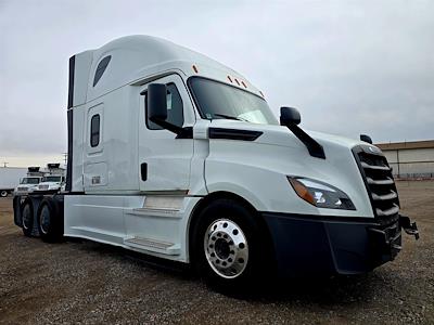 Used 2020 Freightliner Cascadia - photo 1