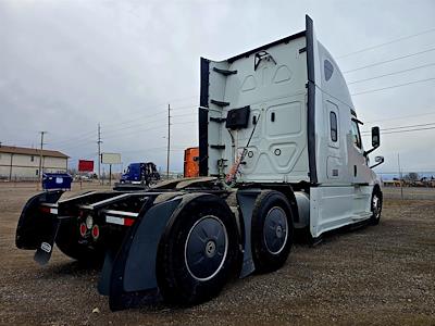 Used 2020 Freightliner Cascadia - photo 1