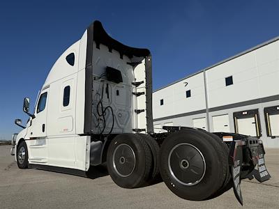 Used 2024 Freightliner Cascadia Detroit Semi Truck for sale #MO10634 - photo 2