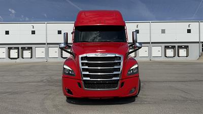 Used 2023 Freightliner Cascadia - photo 1