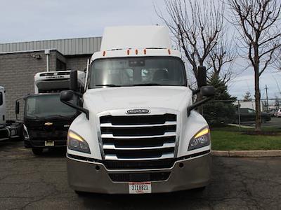 Used 2020 Freightliner Cascadia Detroit Semi Truck for sale #MO11106 - photo 2