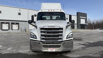 Used 2020 Freightliner Cascadia Detroit Semi Truck for sale #MO11106 - photo 2