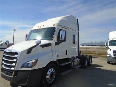 Used 2022 Freightliner Cascadia - photo 1