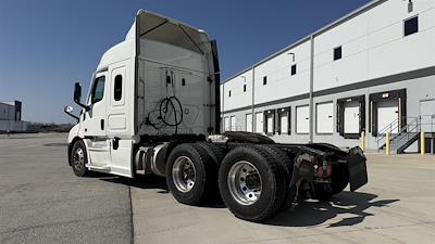 Used 2022 Freightliner Cascadia - photo 1