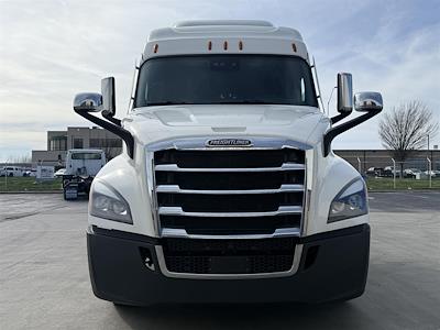 Used 2022 Freightliner Cascadia - photo 1