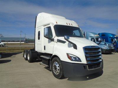 Used 2022 Freightliner Cascadia - photo 1