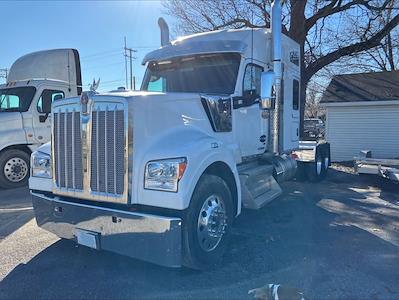 Used 2023 Kenworth W990 - photo 1