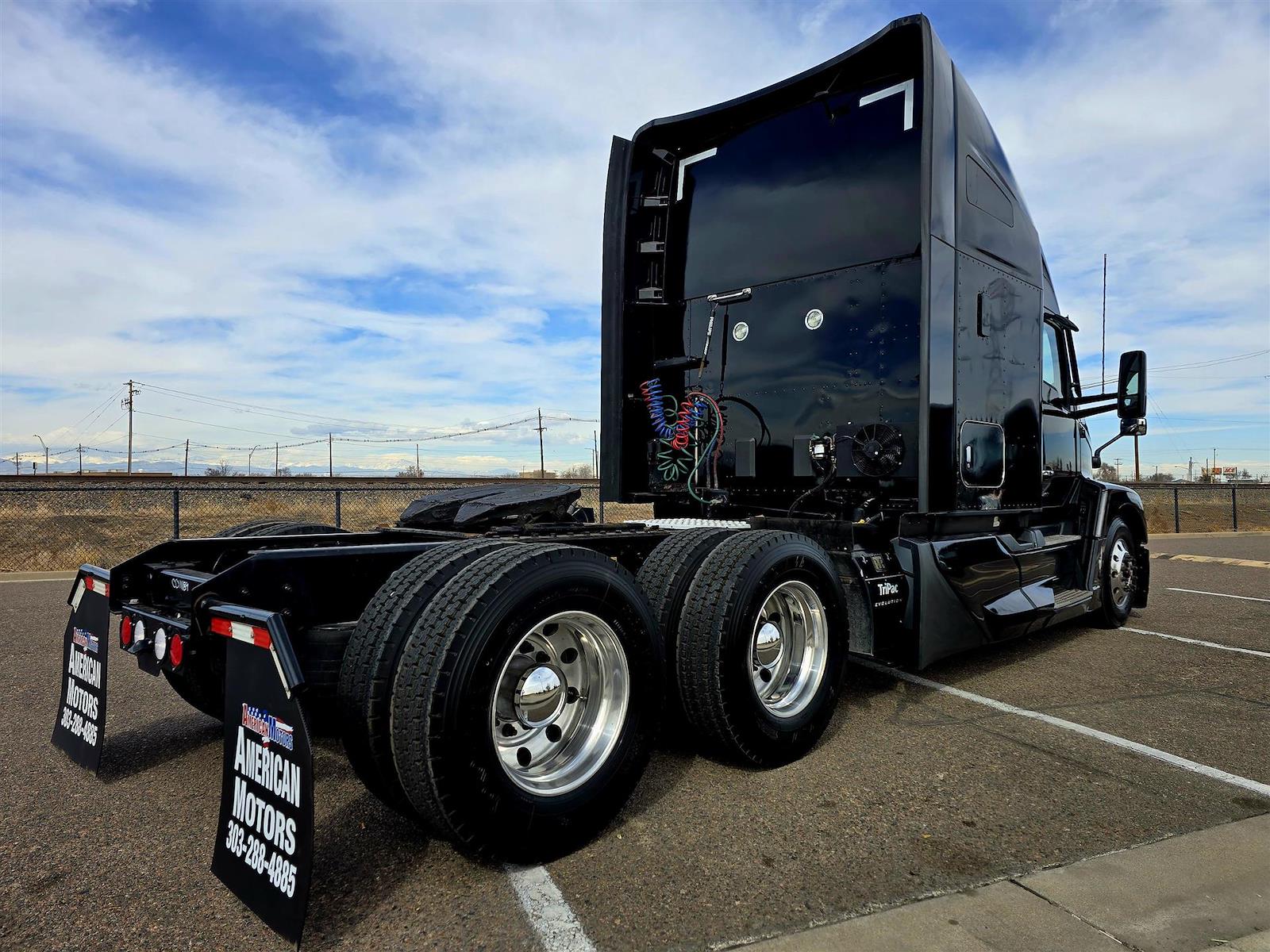 Used 2023 Kenworth T680 - photo 10
