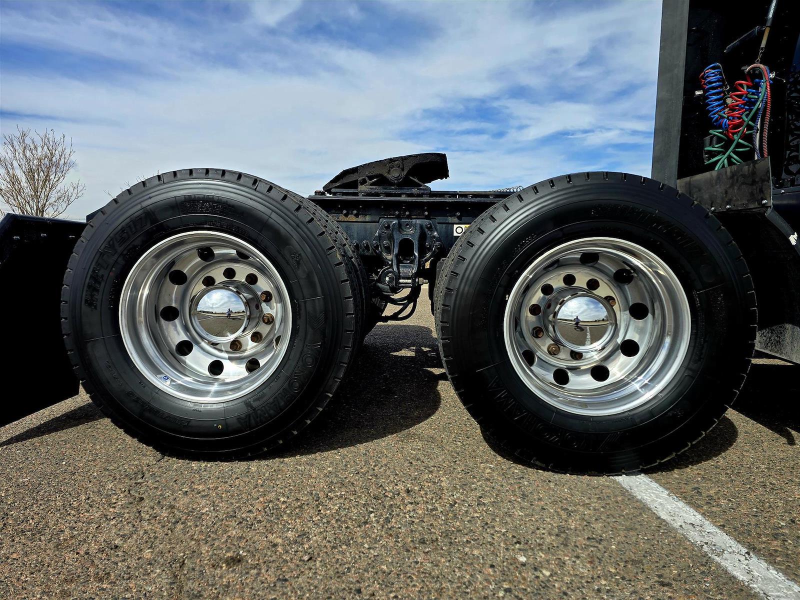 Used 2023 Kenworth T680 - photo 11