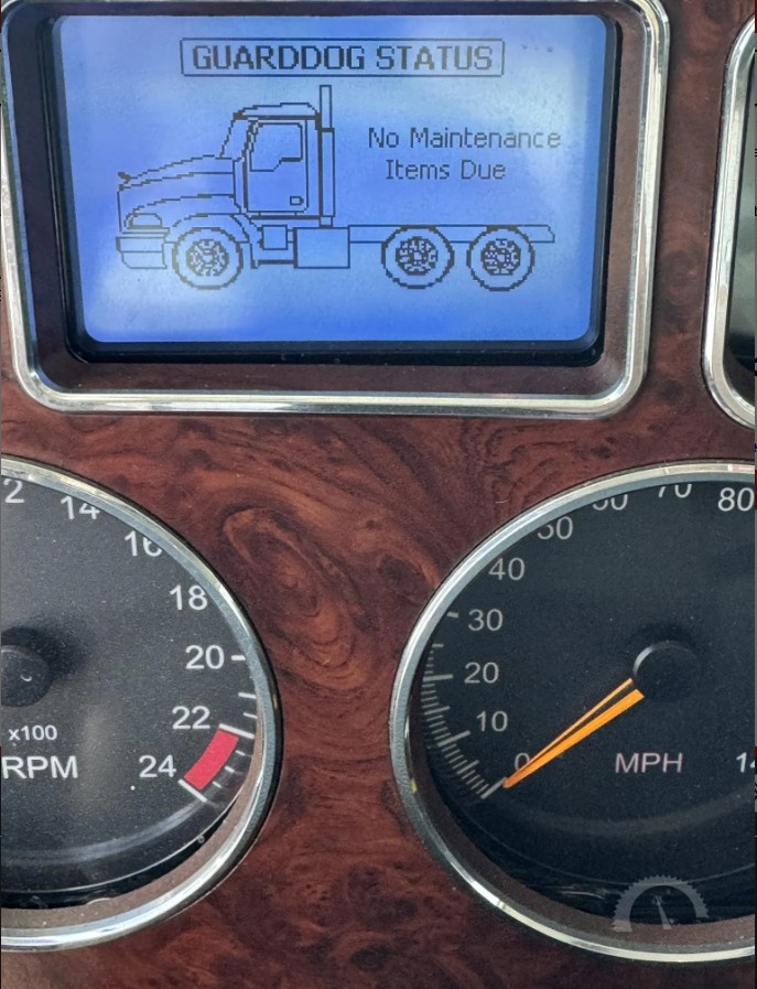 Used 2015 Mack GU813 - photo 11