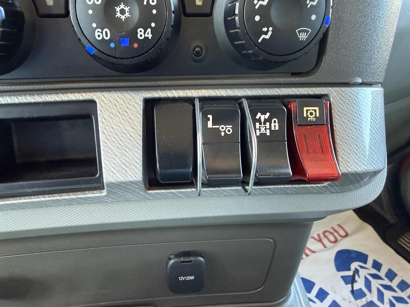 Used 2017 Kenworth T880 - photo 11