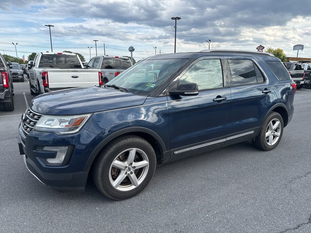 Used 2016 Ford Explorer - photo 2