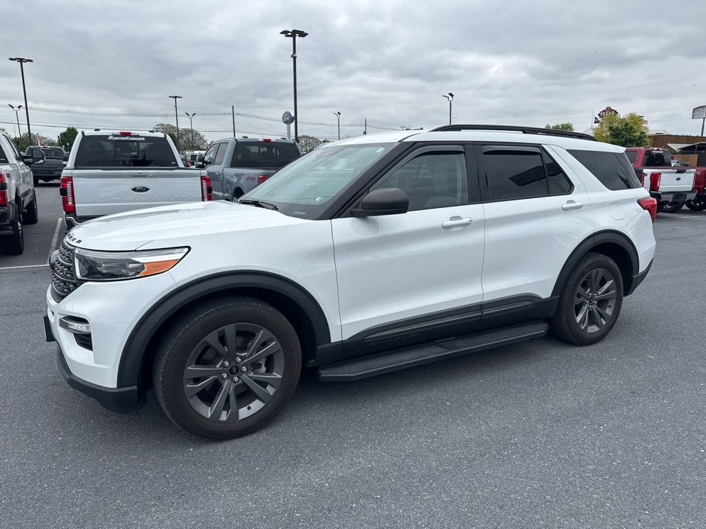 Used 2021 Ford Explorer - photo 2