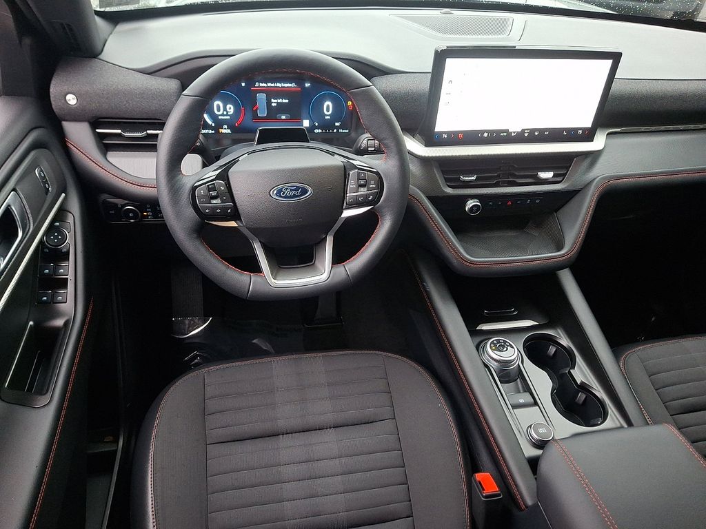 Used 2025 Ford Explorer - photo 9