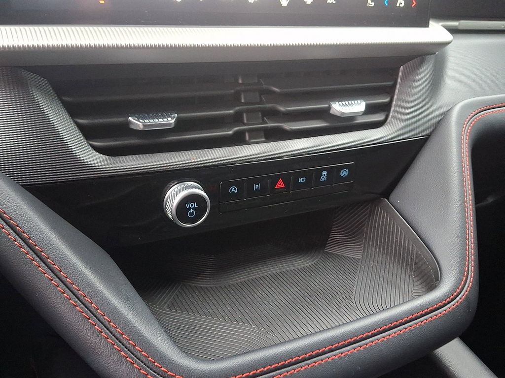 Used 2025 Ford Explorer - photo 13