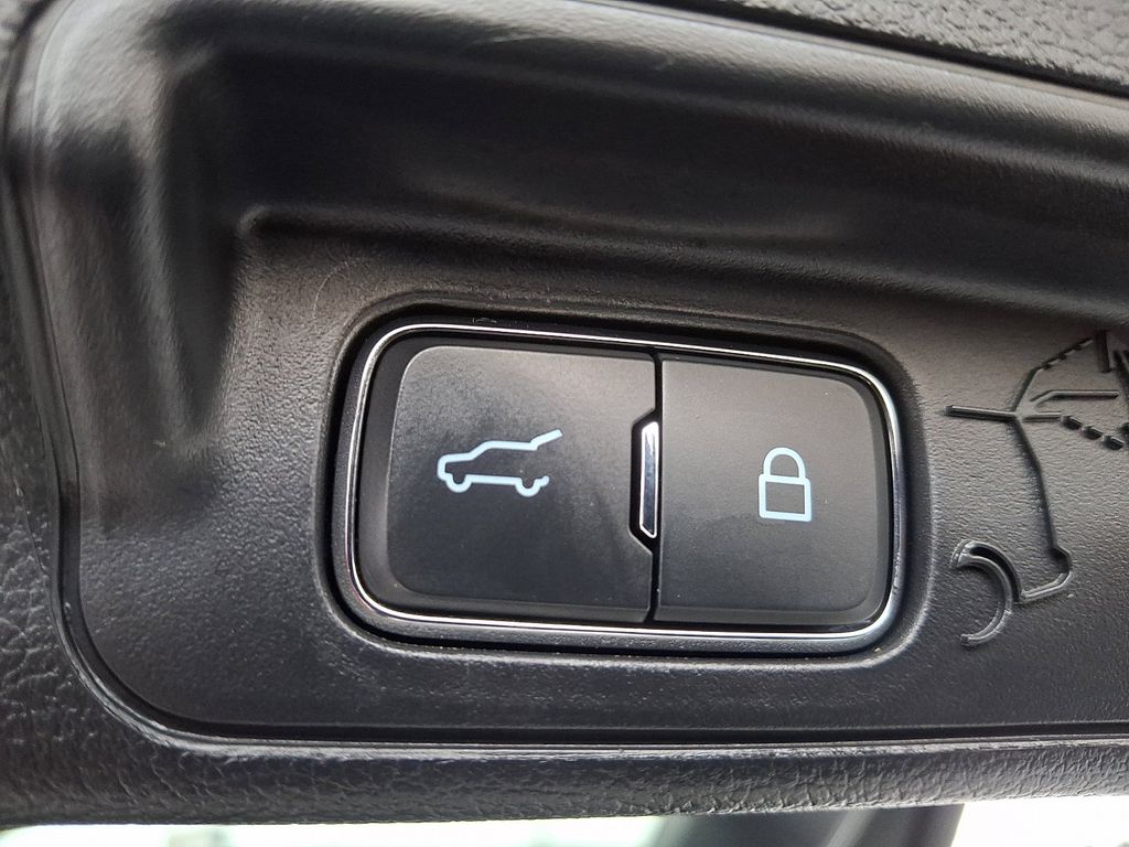 Used 2025 Ford Explorer - photo 29