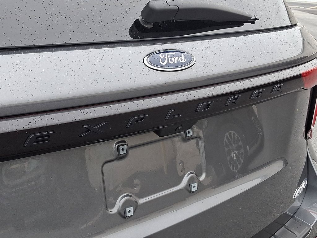 Used 2025 Ford Explorer - photo 30