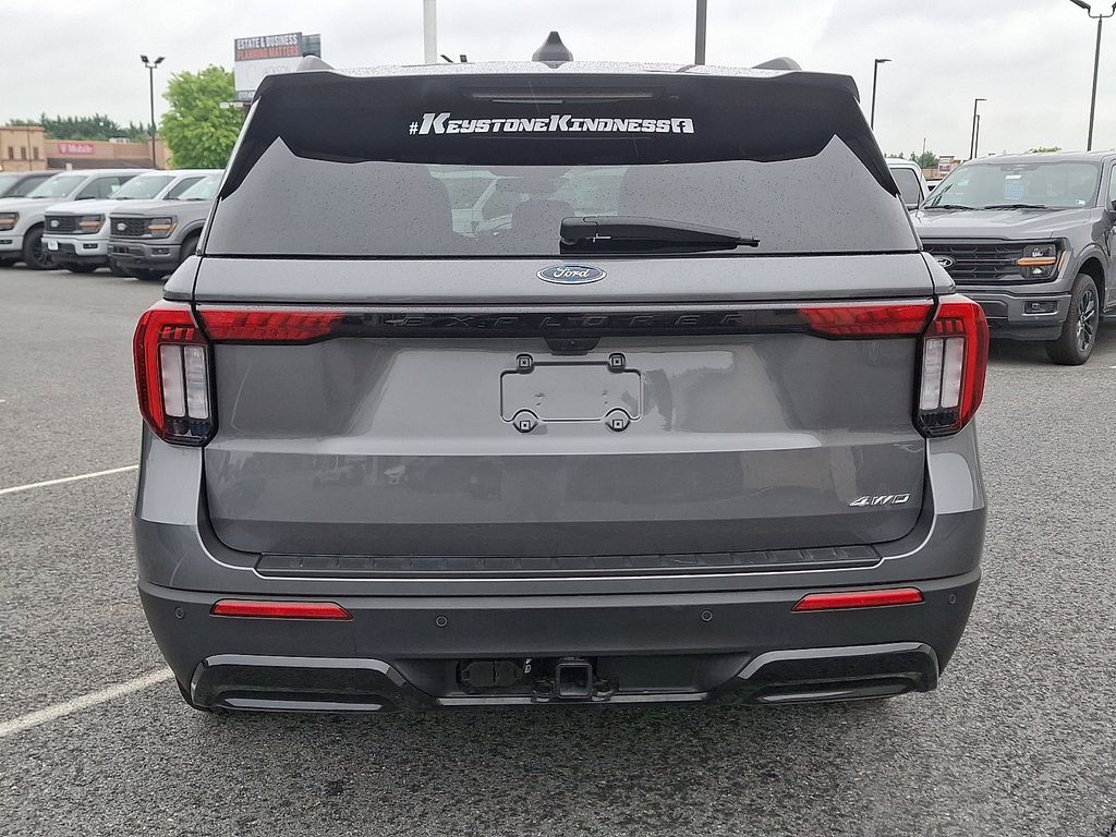 Used 2025 Ford Explorer - photo 1