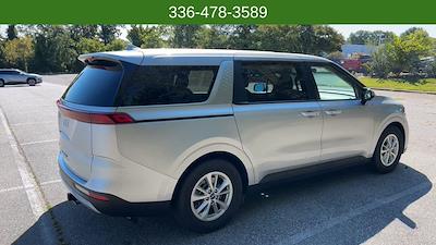 Used 2022 Kia Carnival LXS Minivan for sale #L25318B - photo 2