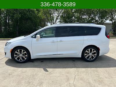 Used 2018 Chrysler Pacifica - photo 2