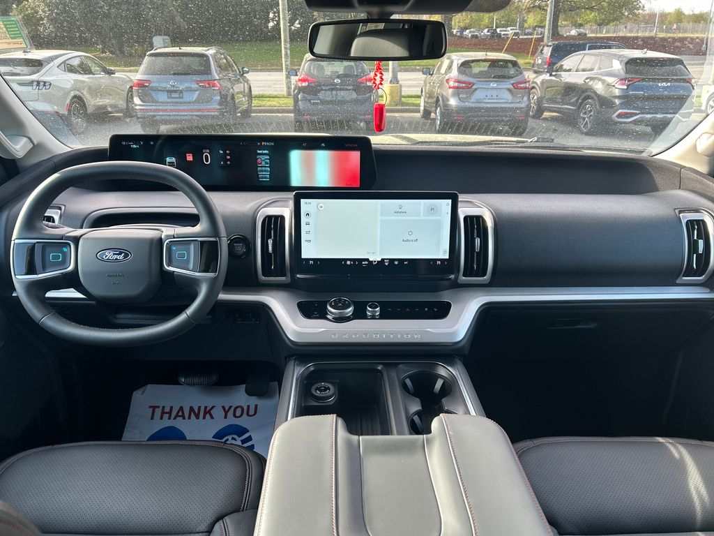 Used 2025 Ford Expedition - photo 16
