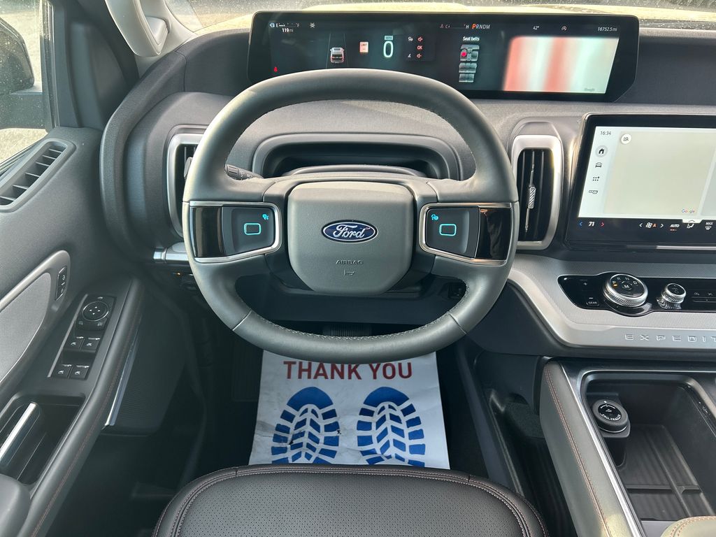 Used 2025 Ford Expedition - photo 17