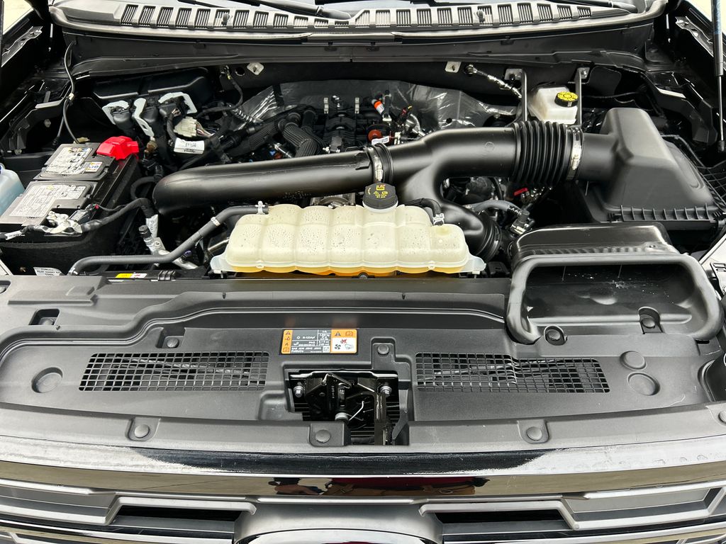 Used 2025 Ford Expedition - photo 24