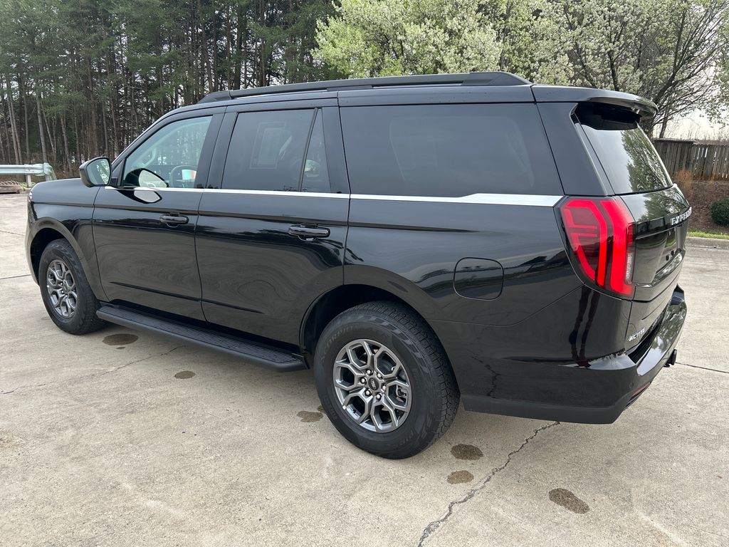 Used 2025 Ford Expedition - photo 5