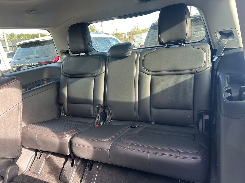 Used 2025 Ford Expedition - photo 33