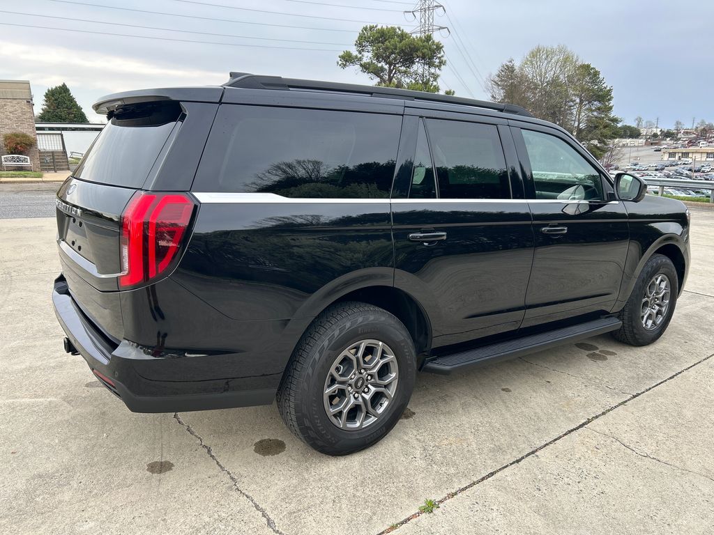 Used 2025 Ford Expedition - photo 8