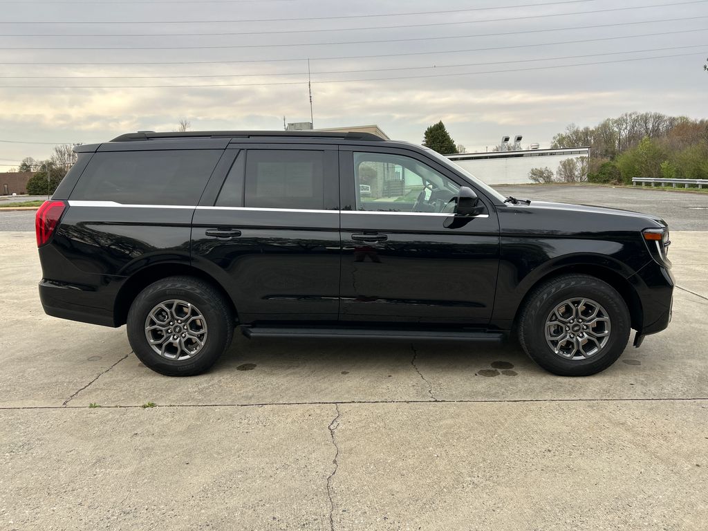 Used 2025 Ford Expedition - photo 9