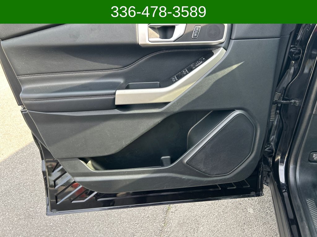 Used 2020 Ford Explorer - photo 12