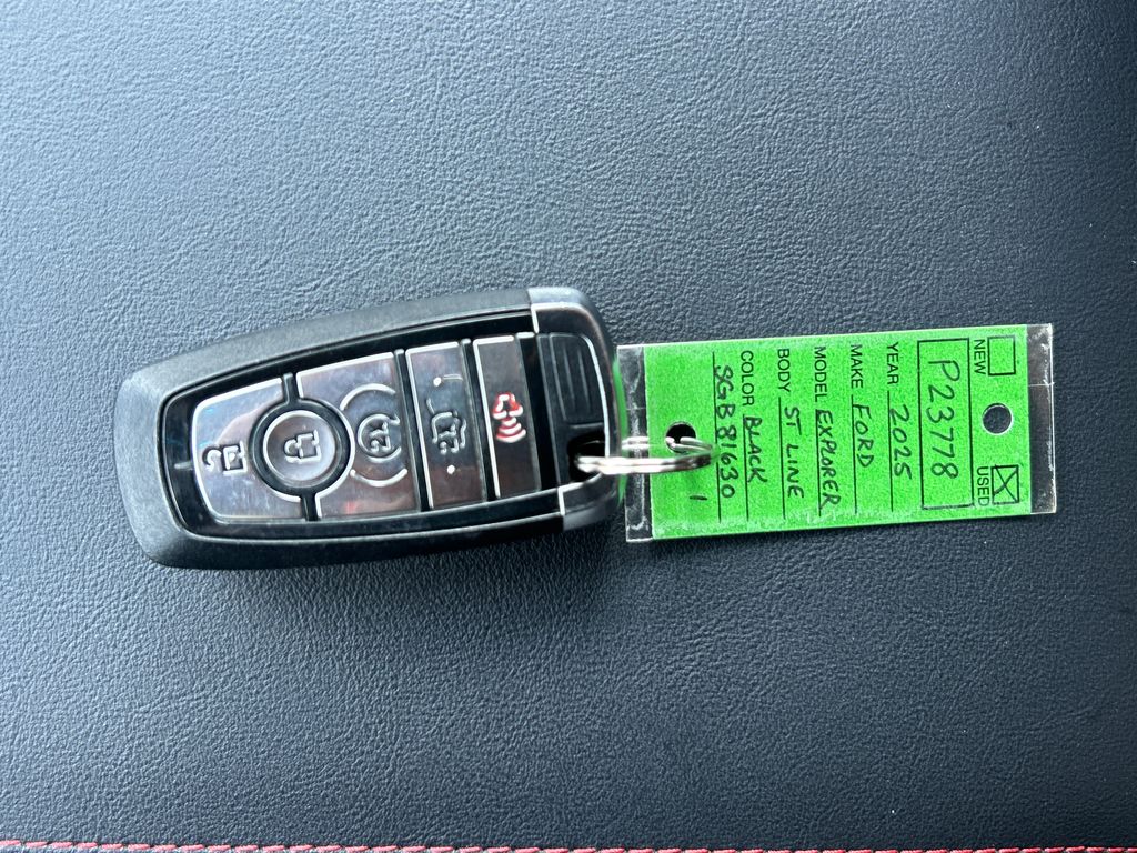 Used 2025 Ford Explorer - photo 27
