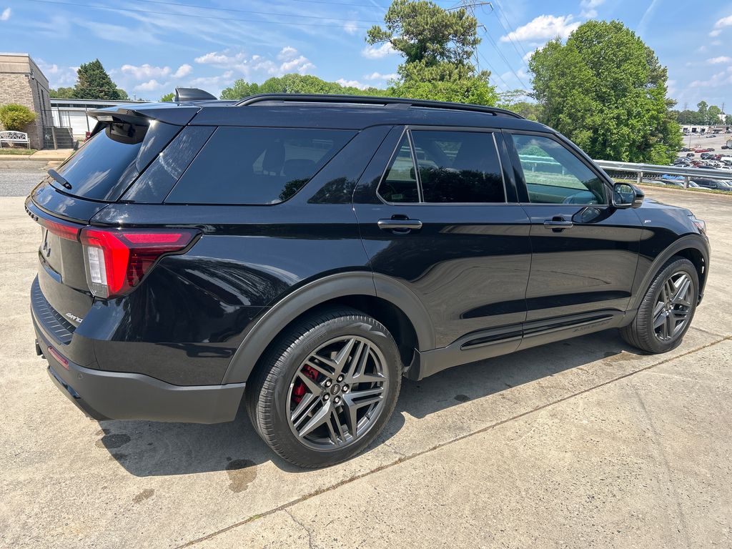 Used 2025 Ford Explorer - photo 8