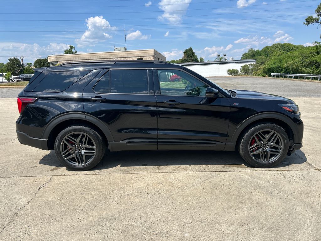 Used 2025 Ford Explorer - photo 9
