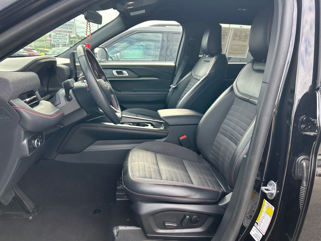 Used 2025 Ford Explorer - photo 13