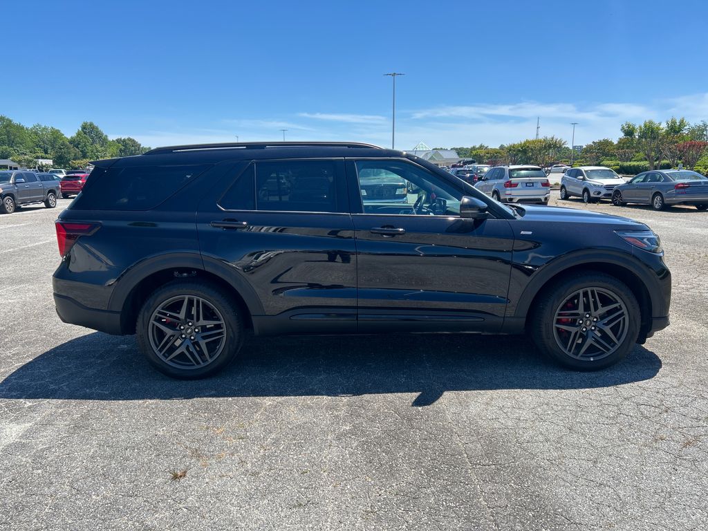 Used 2025 Ford Explorer - photo 9