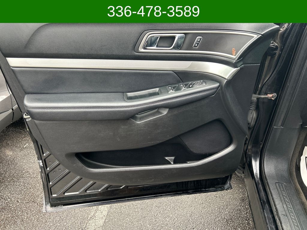 Used 2017 Ford Explorer - photo 2