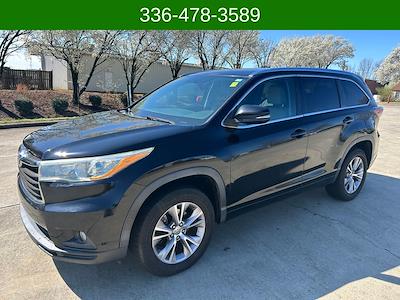 Used 2015 Toyota Highlander - photo 1