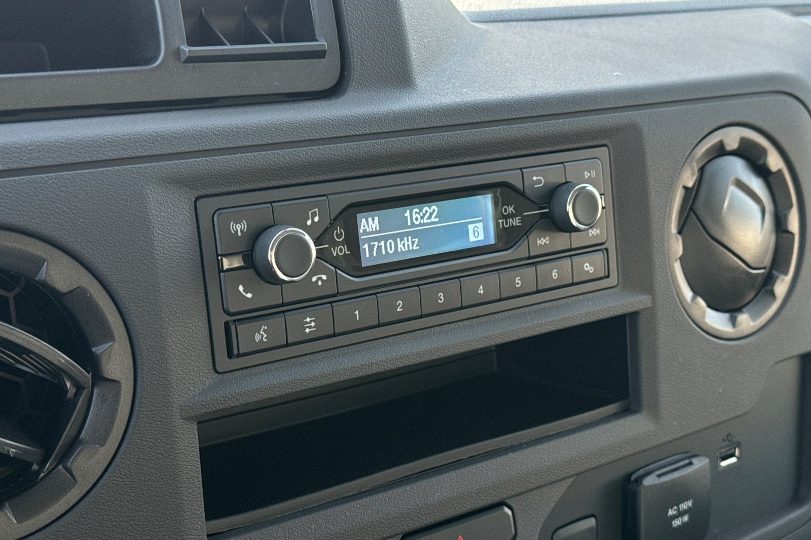 New 2026 Ford E-450 - photo 21