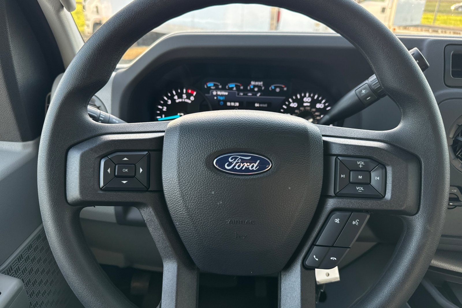 New 2026 Ford E-450 - photo 25