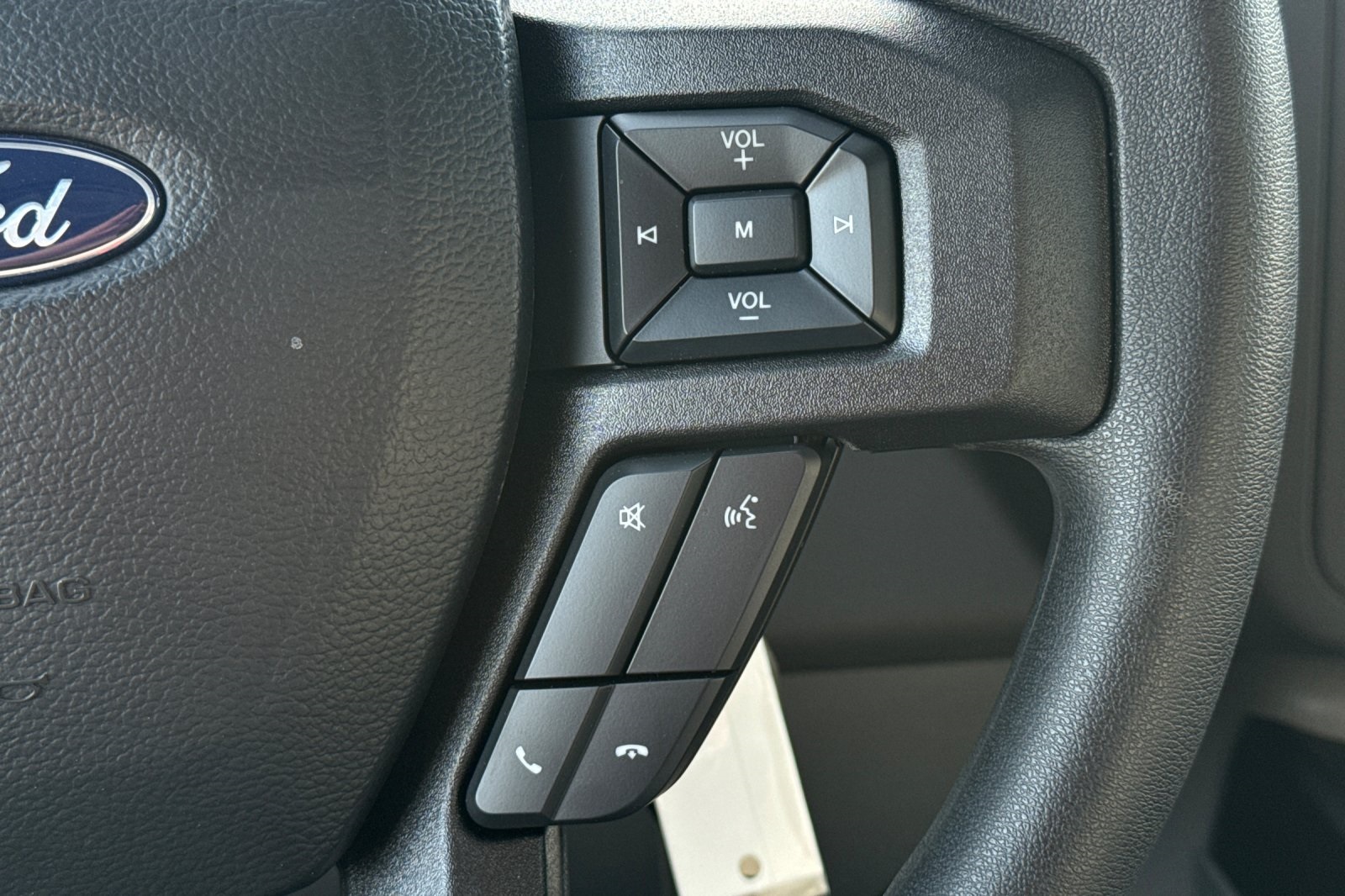 New 2026 Ford E-450 - photo 27