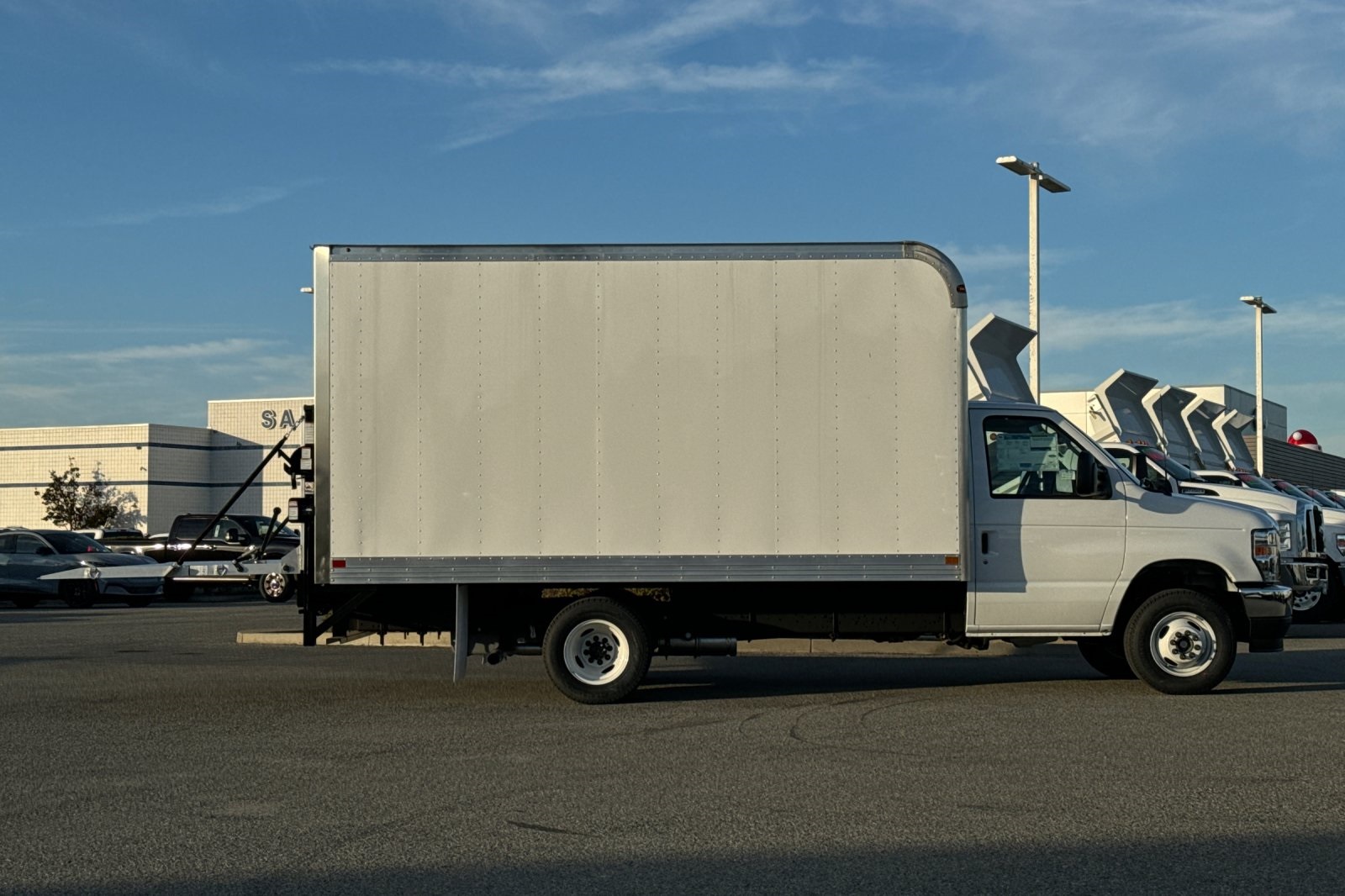 New 2026 Ford E-450 - photo 6