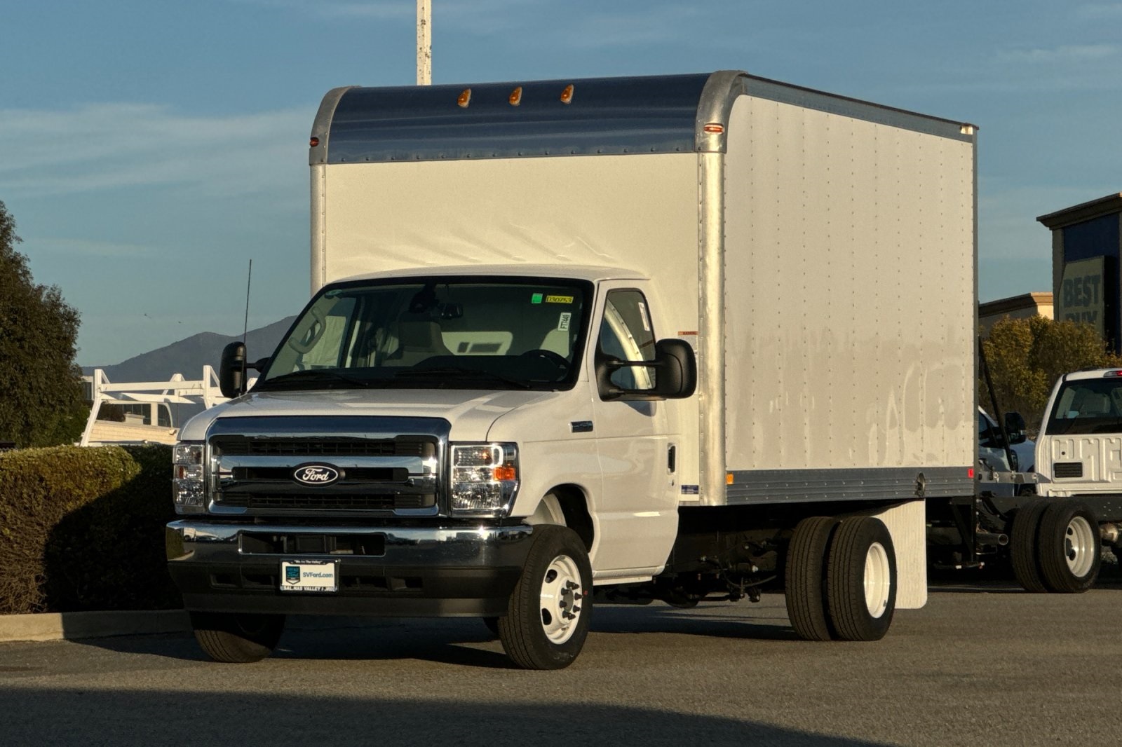 New 2026 Ford E-450 - photo 10