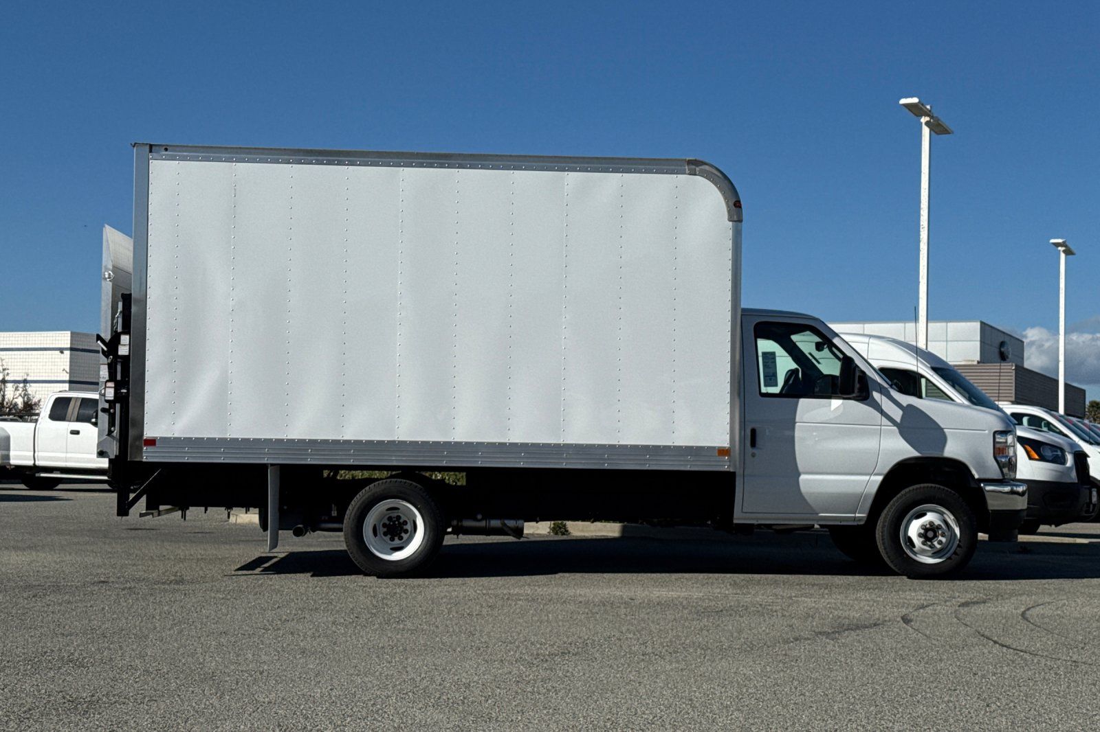 New 2026 Ford E-450 - photo 6