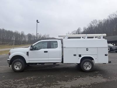 Used 2022 Ford F-350 Super Cab Enclosed Service Body for sale #1FD8X3F65NEC96411 - photo 2