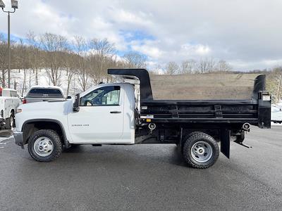 Used 2022 Chevrolet Silverado 3500 Regular Cab Cab Chassis for sale #1GB3WRE7XNF125912 - photo 2