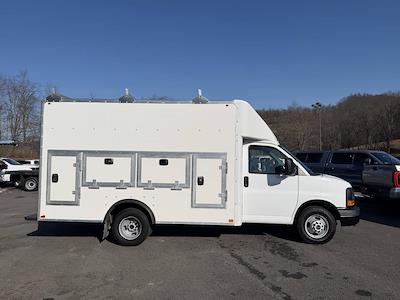Used 2015 GMC Savana 3500 - photo 1