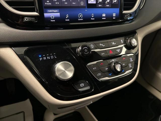 Used 2023 Chrysler Pacifica - photo 12